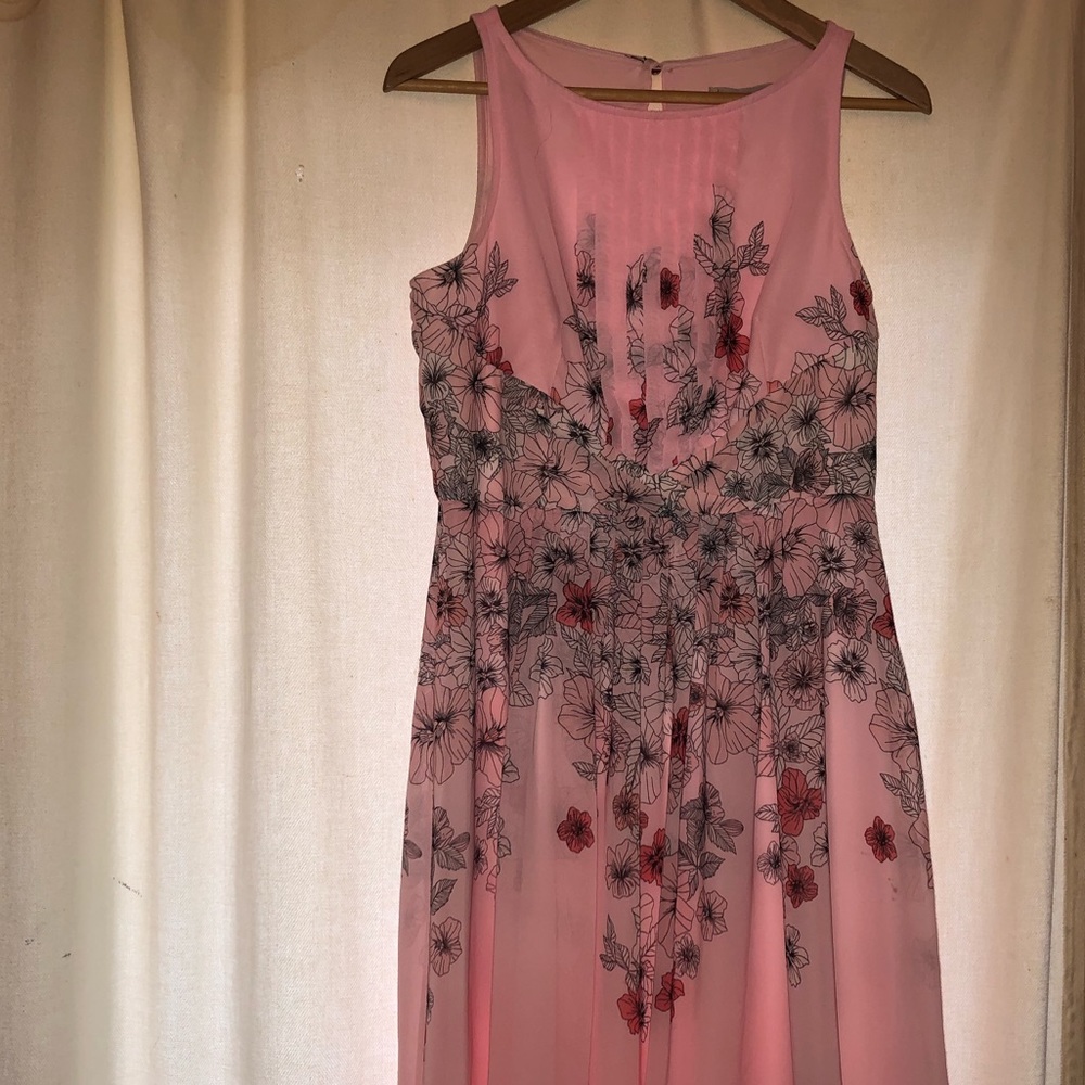 Beautiful spring dress - Picture 3 of 5